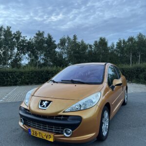 Peugeot-207-1.6-16v xs pack uitvoering- 2006