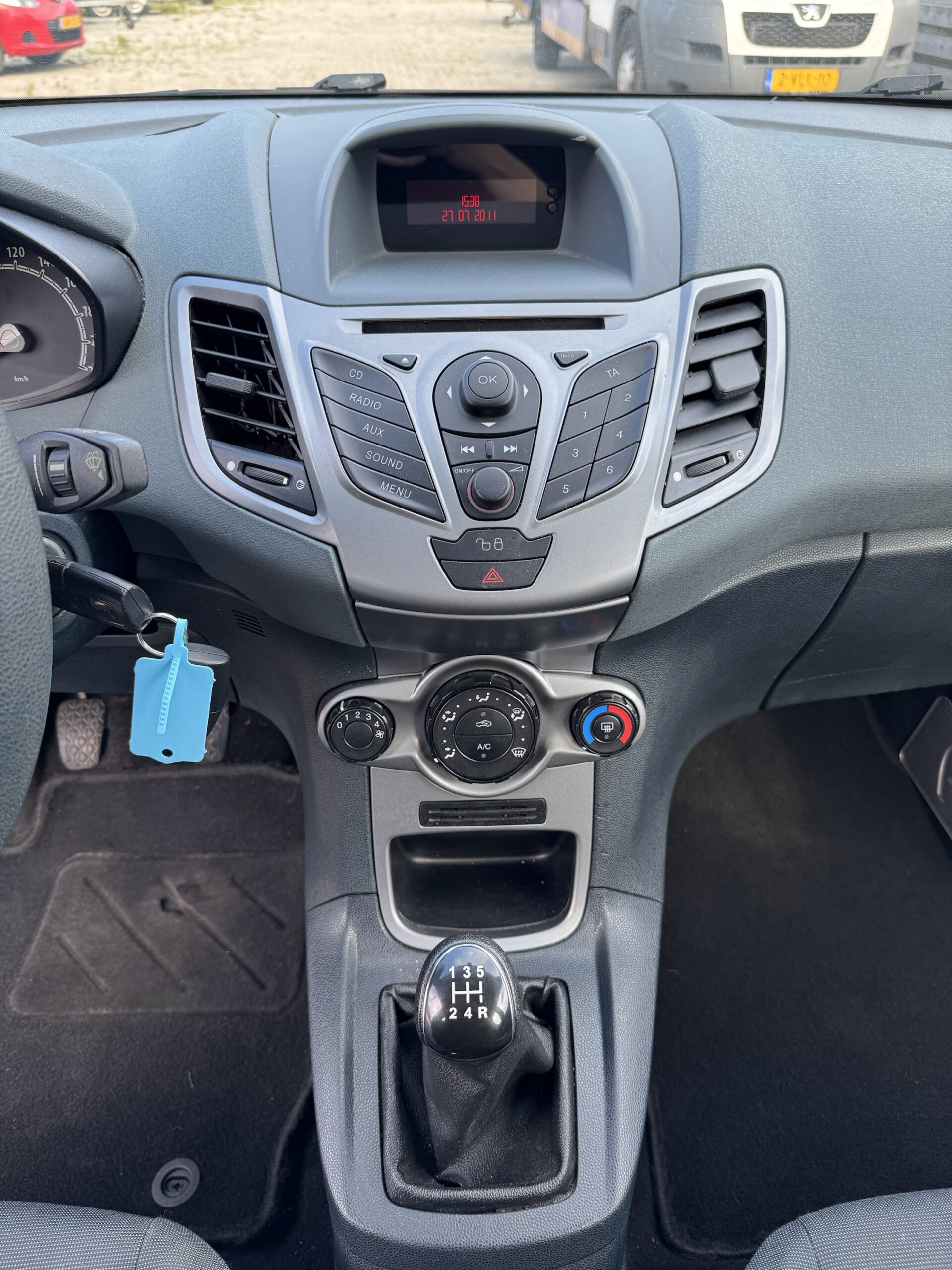 Ford Fiesta 1.25 Limited – 2010 – NAP – Dealer/vakgarage onderhouden nieuwe distributie riem. Nieuwe apk - Afbeelding 12